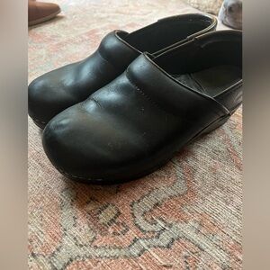 Dansko Men’s Professional Black Leather Clogs